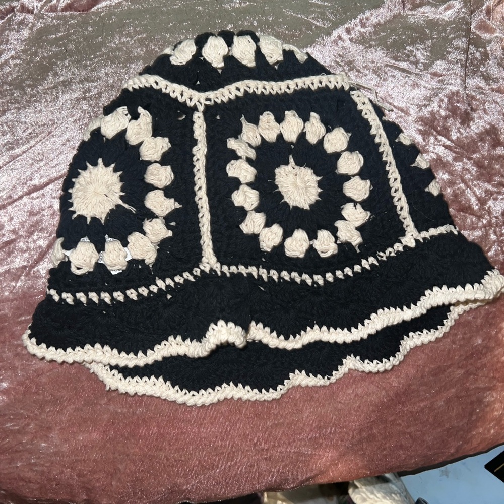 Black and Cream Crochet Bucket Hat